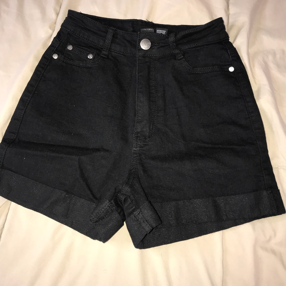 Fashionnova black denim shorts